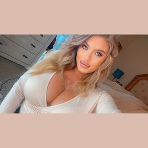 Meet your Posher, Caitlin